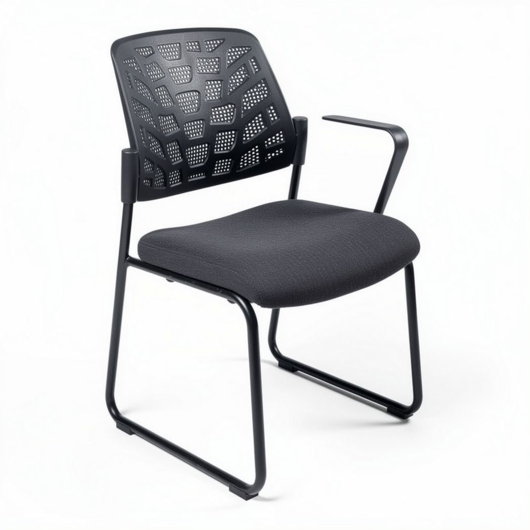 Chaise noire en métal avec accoudoirs et assise rembourrée 60 x 55 x 80cm